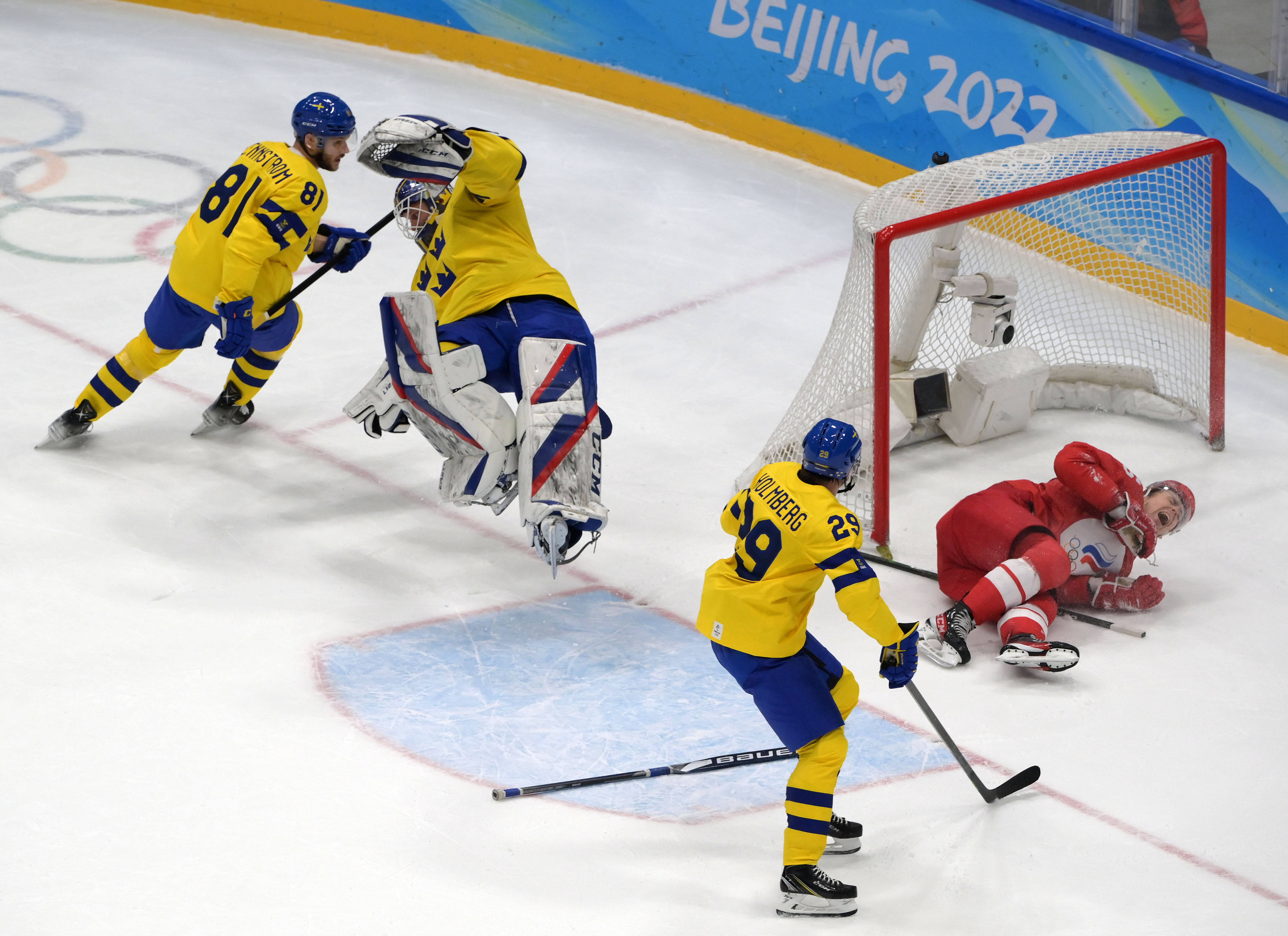 关于冷门频出!冰球战况跌宕起伏的信息 关于冷门频出!冰球战况跌宕起伏的信息