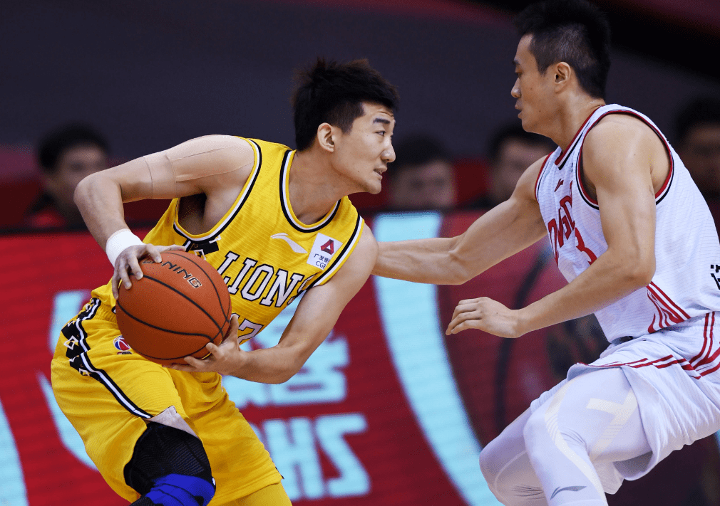 橄榄球队主教练发声,誓言带队登顶 橄榄球队主教练发声,誓言带队登顶