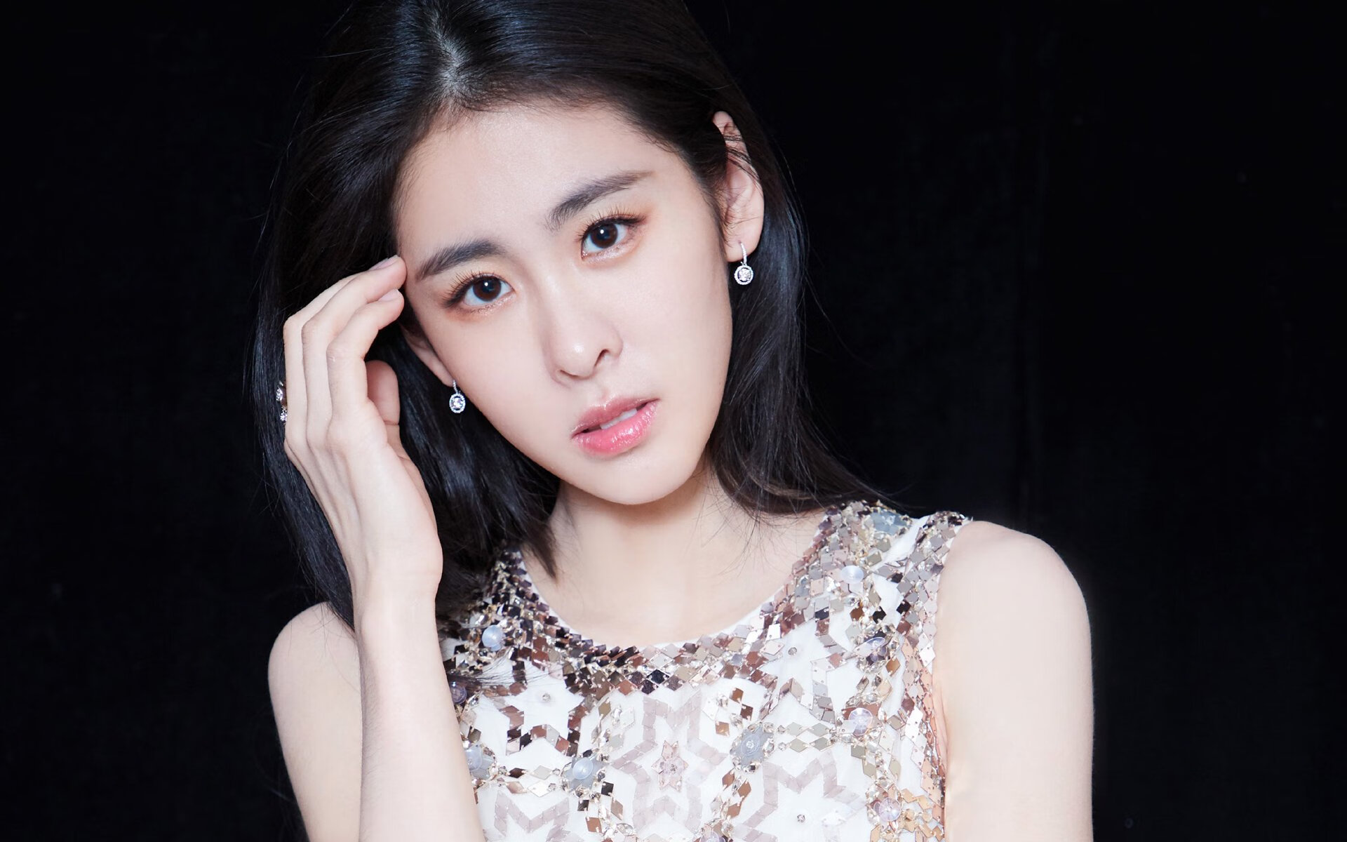 唯一性的艺术,法比尼奥如何一手掌控比赛走势,巴拉圭节奏征服冰岛