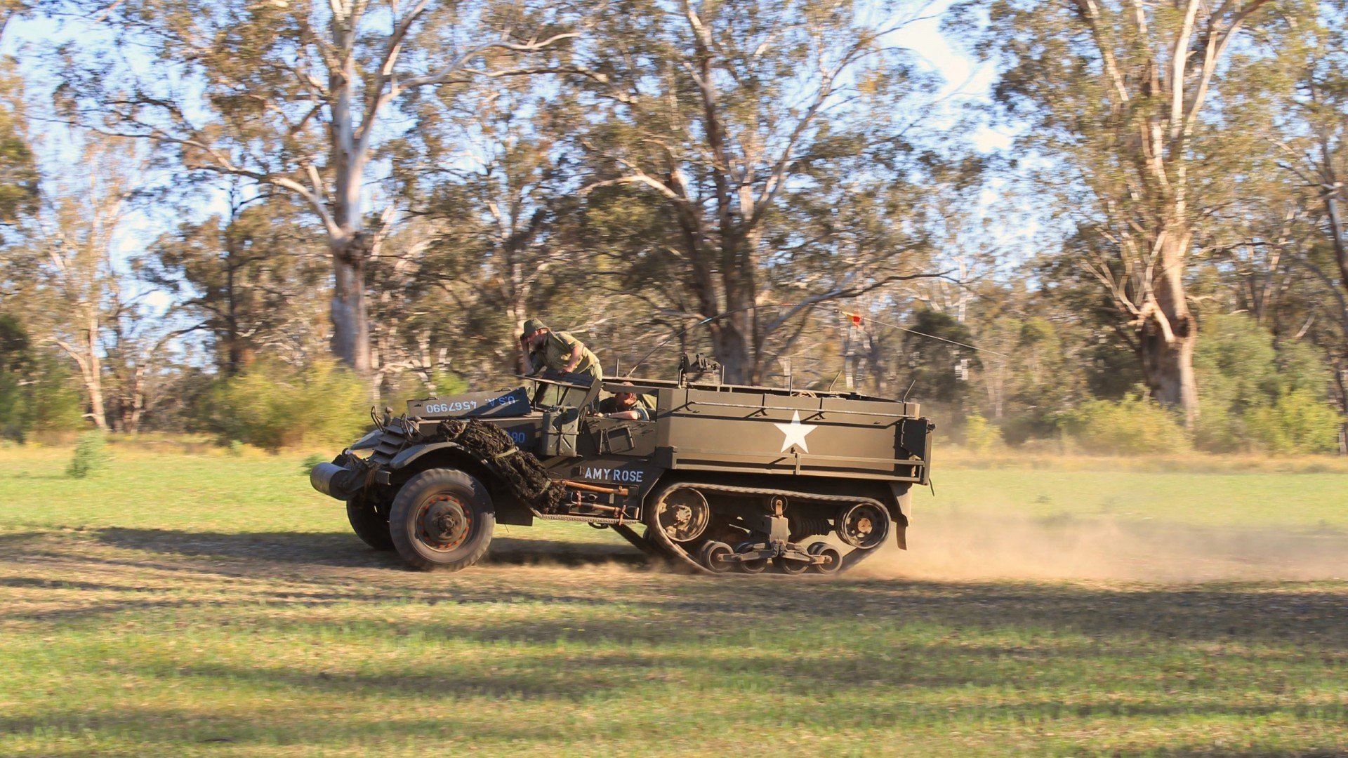 东方风暴席卷巴黎,西方焦点罗德里证名,足球世界的双重震撼