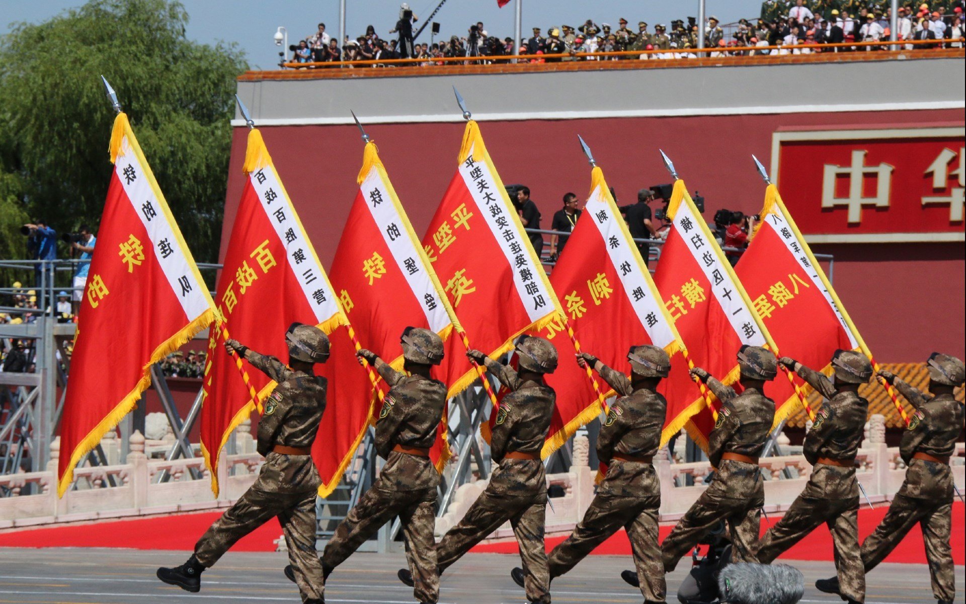 跨界奇迹,阿尔及利亚末节逆转尤文,梅西驰骋F1街道赛称王