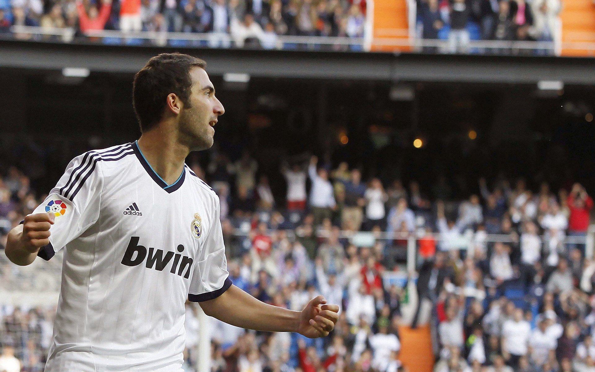 冰冷数据吞没洛杉矶星辰，青春火箭用肌肉撕碎完美剧本