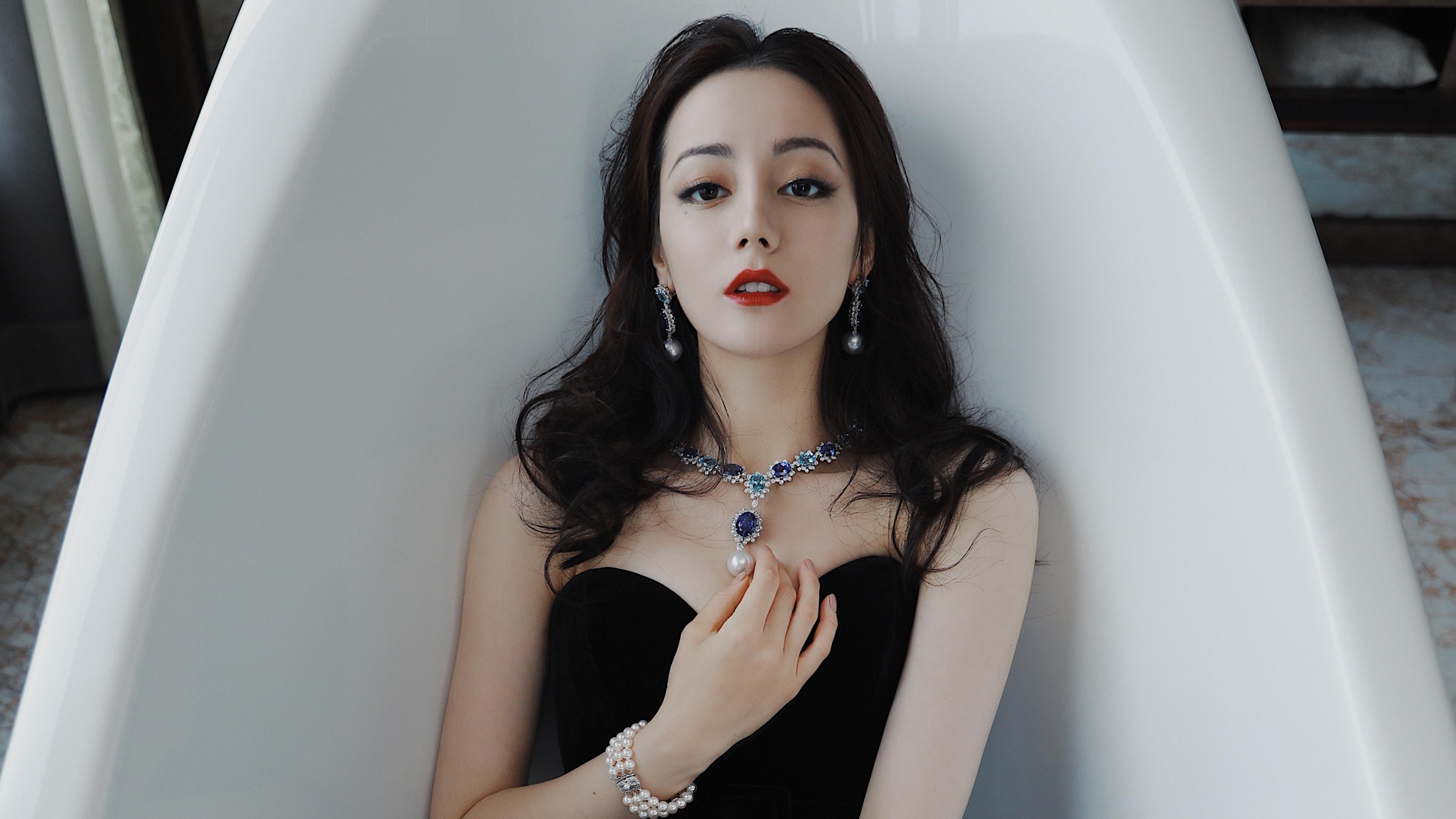 故人执刀，旧王已死